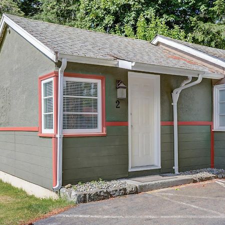 Malahat Bungalows Motel Exterior photo