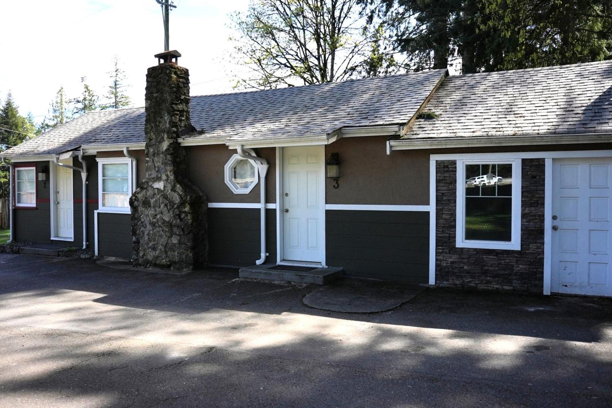 Malahat Bungalows Motel Exterior photo