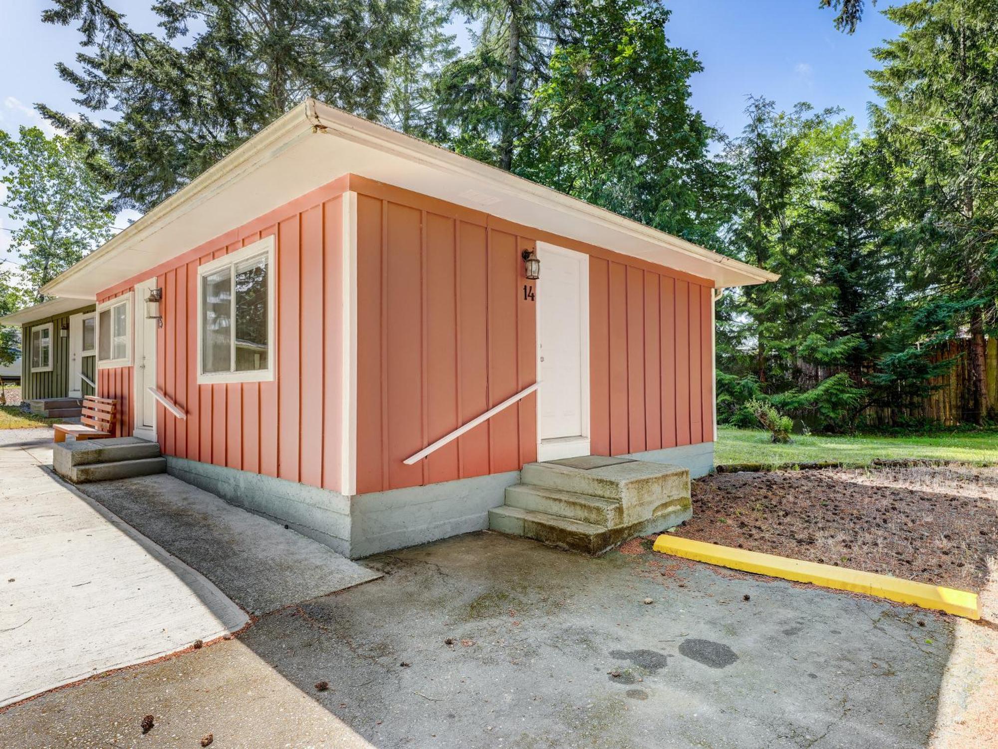 Malahat Bungalows Motel Exterior photo