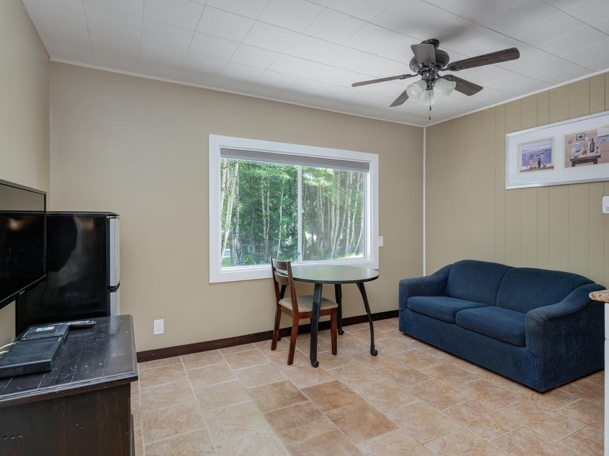 Malahat Bungalows Motel Exterior photo
