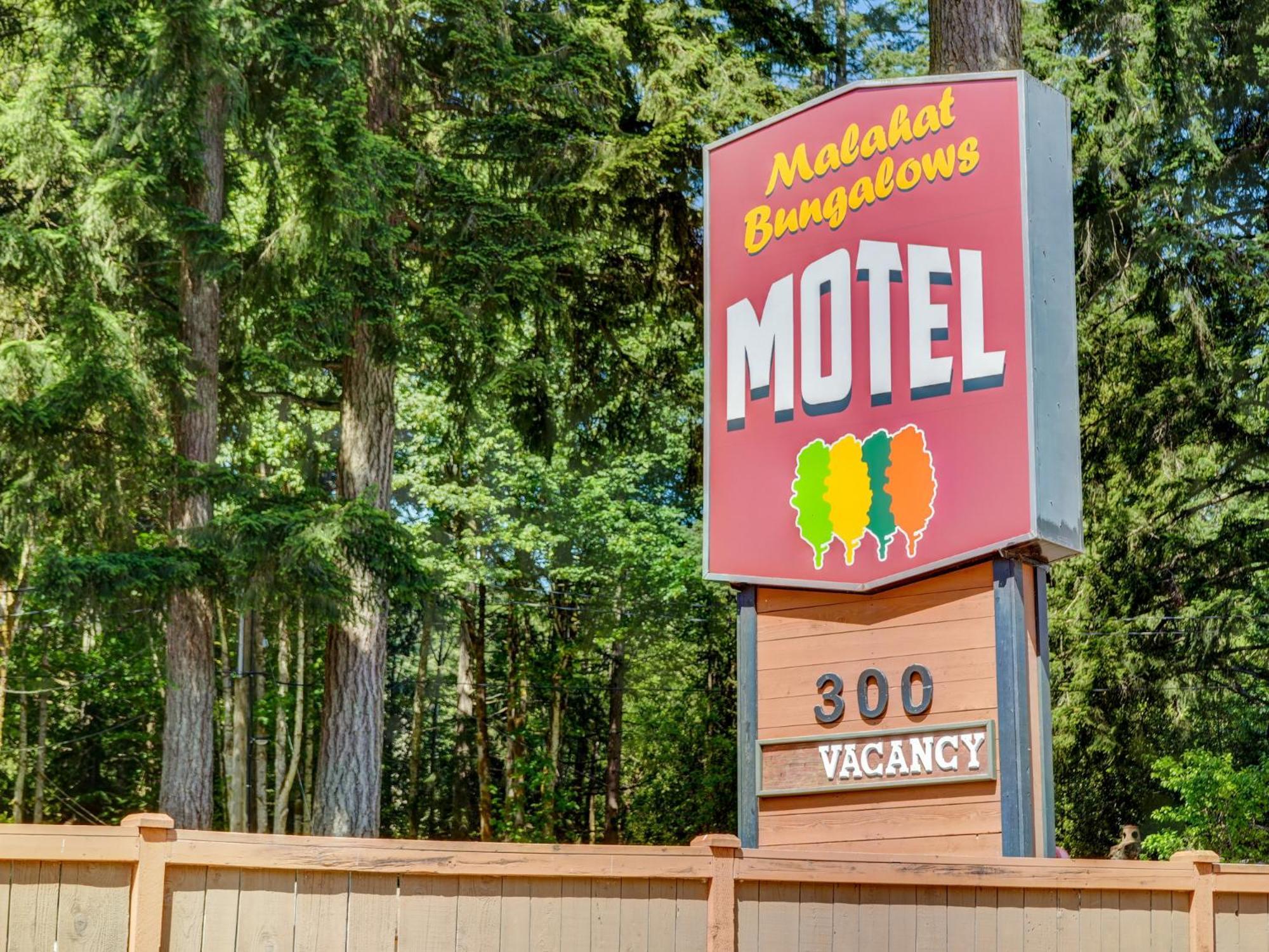 Malahat Bungalows Motel Exterior photo